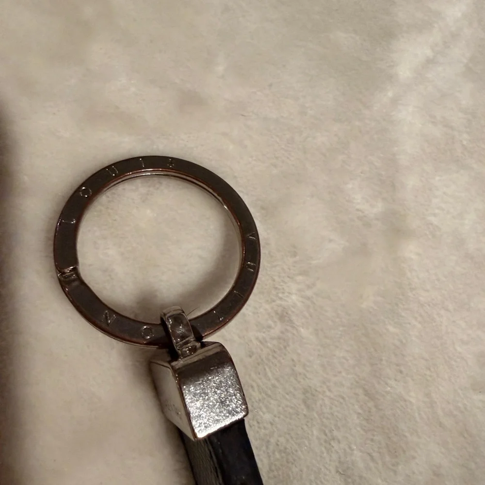 Louis Vuitton Taiga Leather Key Holder   Ring Black Silver Tone LV Authentic